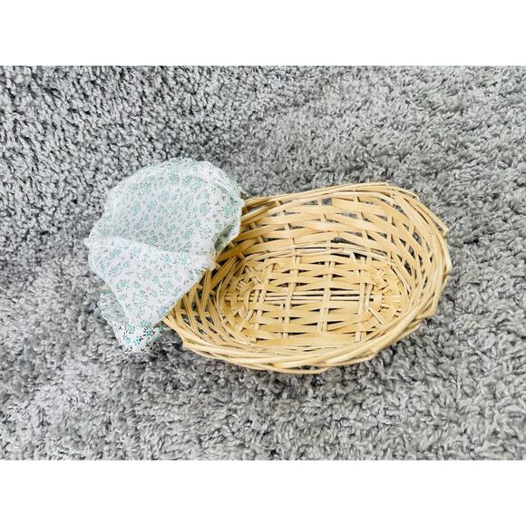Small Wicker Basket With a Removable Cloth Liner Featuring a Teal Floral Pattern - Picture 4 of 9